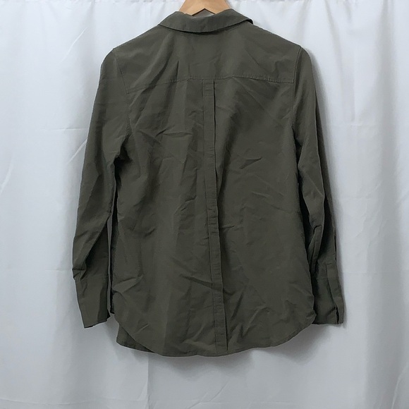 Women’s Chico’s Olive Green Long Sleeve Button Down Top Size 1 EUC - Picture 5 of 8